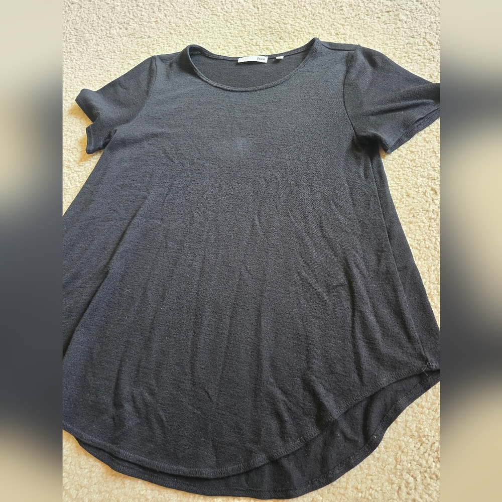 4/$20 Wilfred Black Short Sleeve Scoop Neck Tee